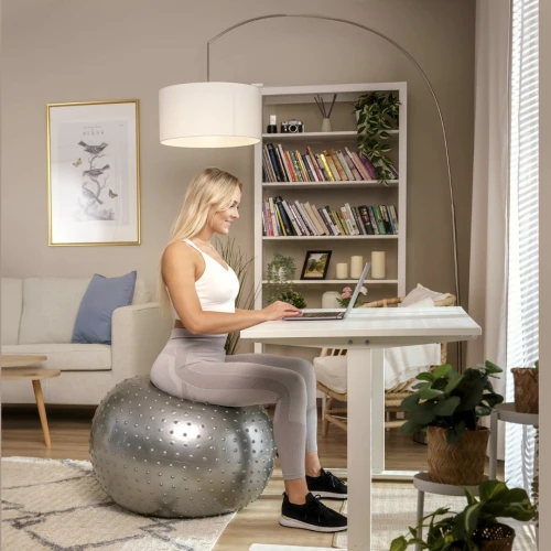 Переваги від занять з фітболом Hop-Sport 65см