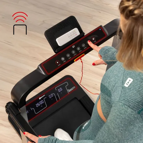 Проста у використанні панель керування та чіткий дисплей