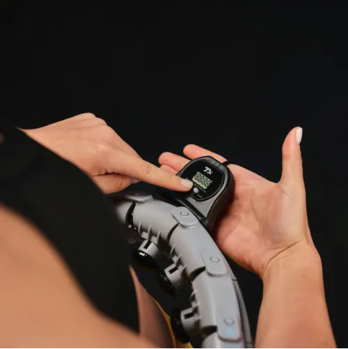 Умный фитнес под контролем - встроенный LCD-дисплей